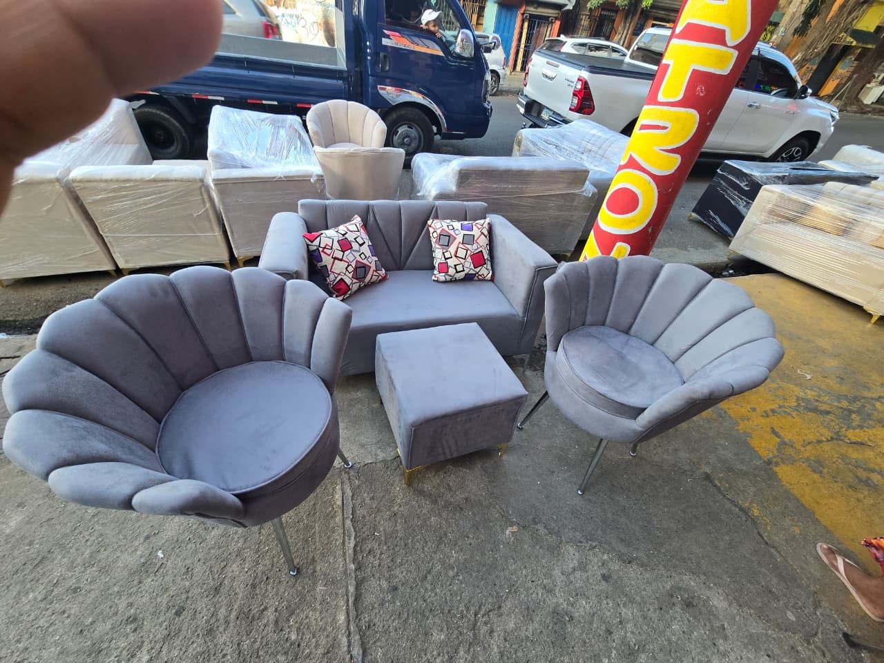 electrodomesticos - Mueble de 2 con su 2 sillas flor y su mesa en oferta  4