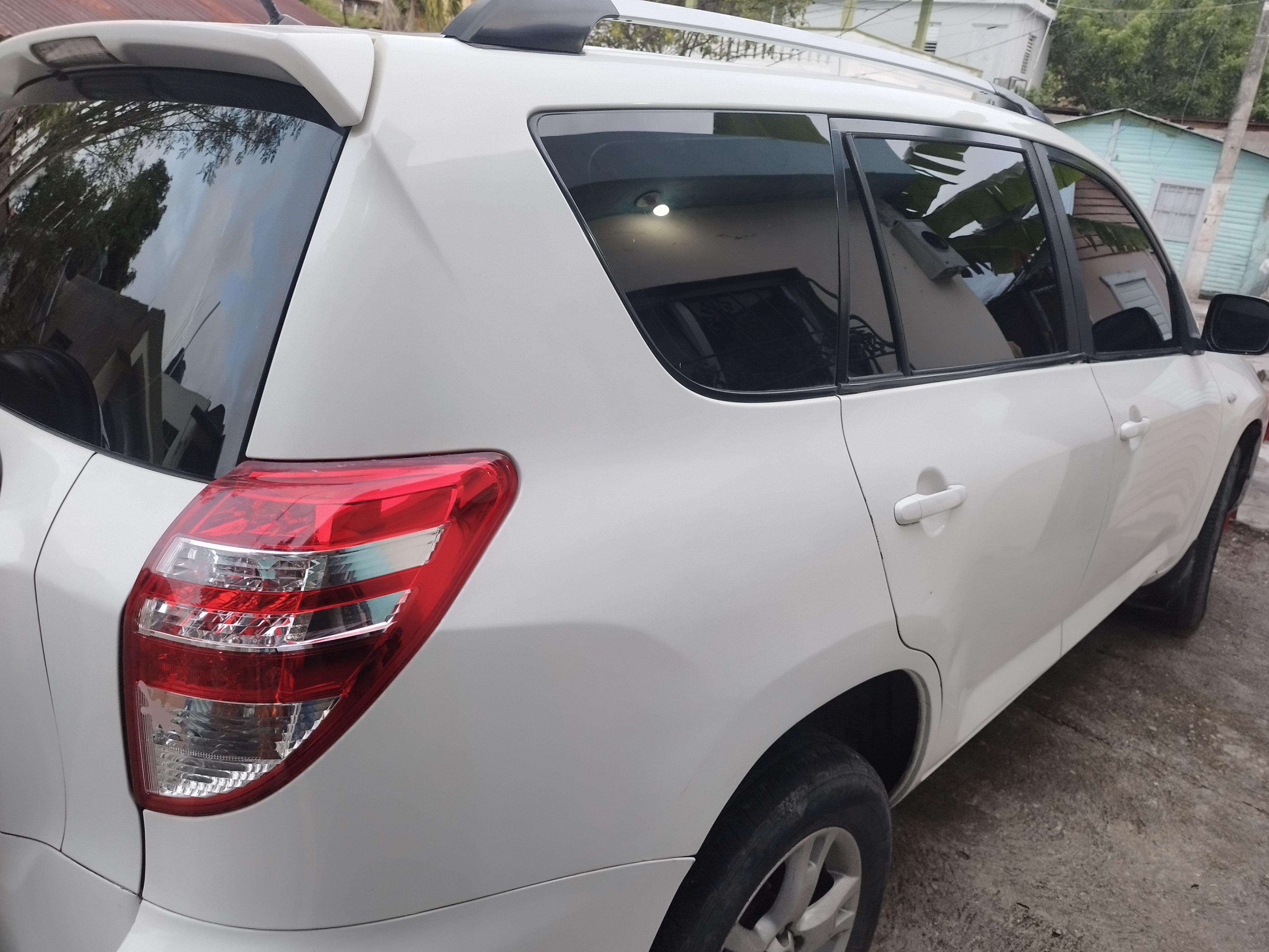 jeepetas y camionetas - Vendo toyota Rav4 2012 negociable 8