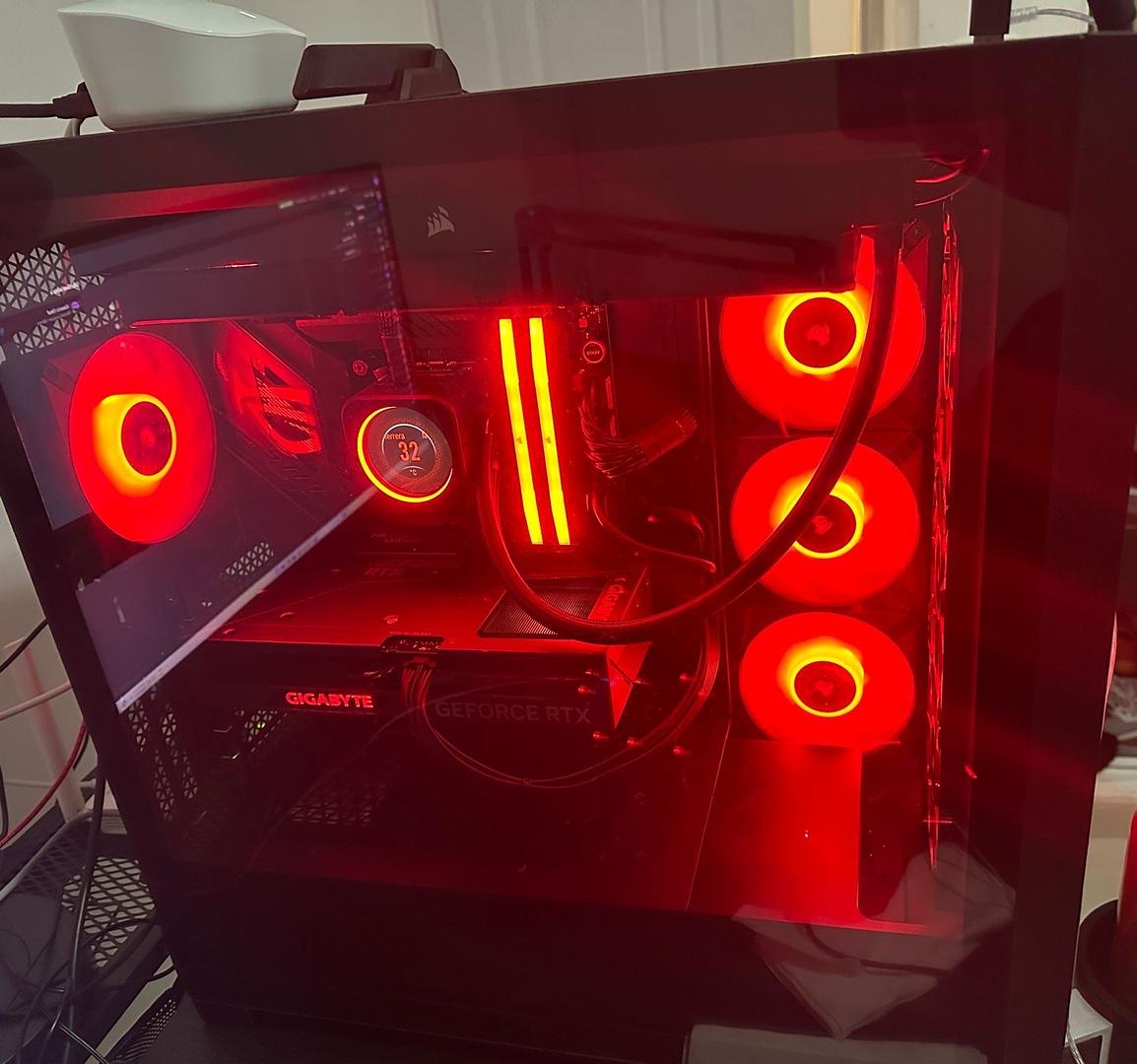 computadoras y laptops - Se vende PC Gamer armada en Junio 2024 0