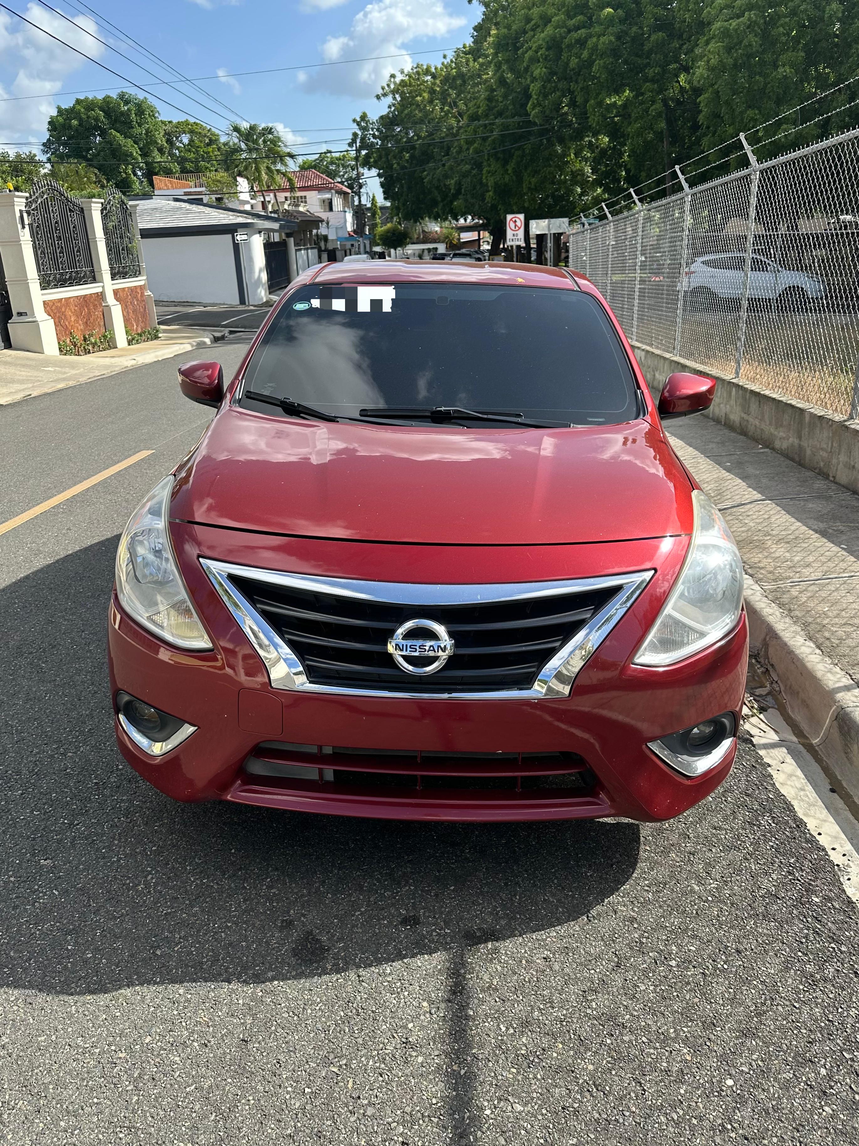 carros - Nissan Versa 2016