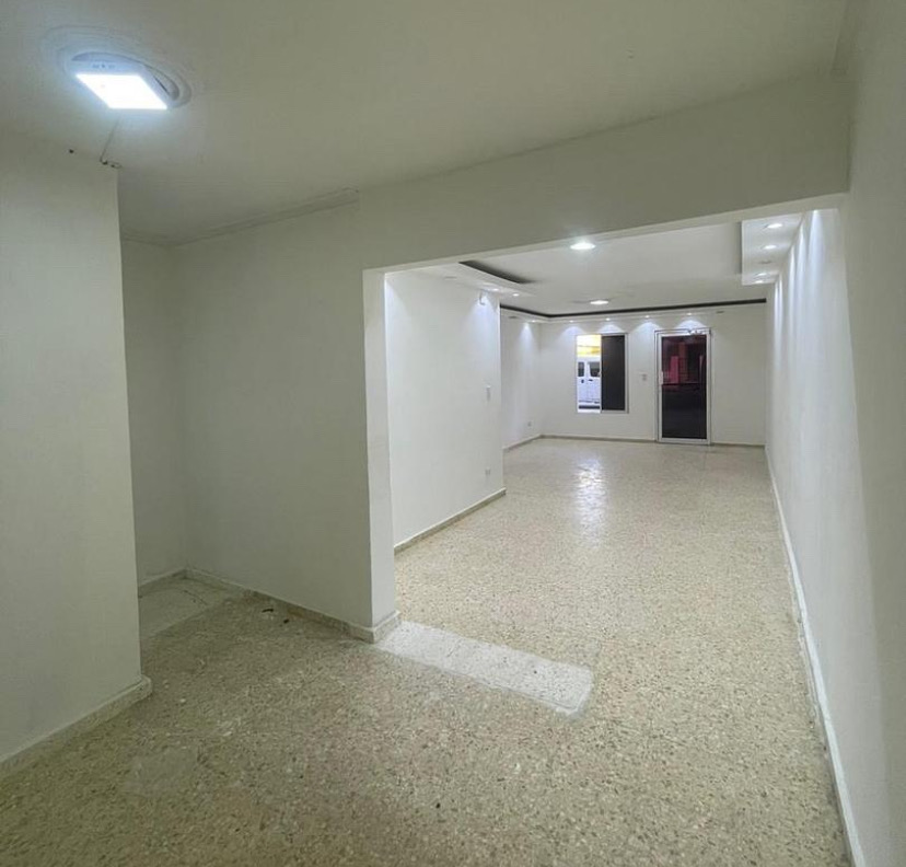 oficinas y locales comerciales - se alquila local  1
