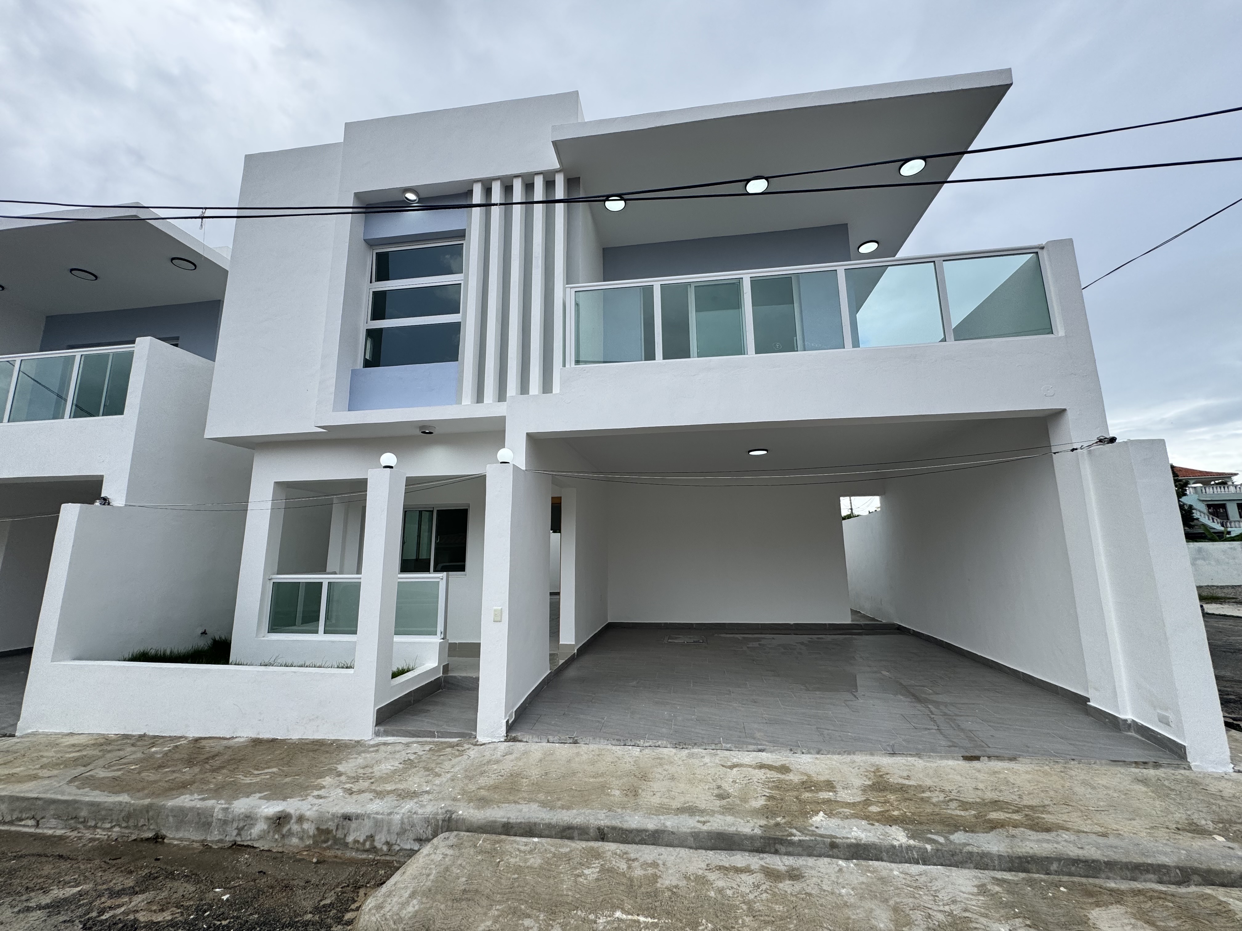 casas - venta de casa en la autopista de san isidro brisa oriental Santo Domingo este  1