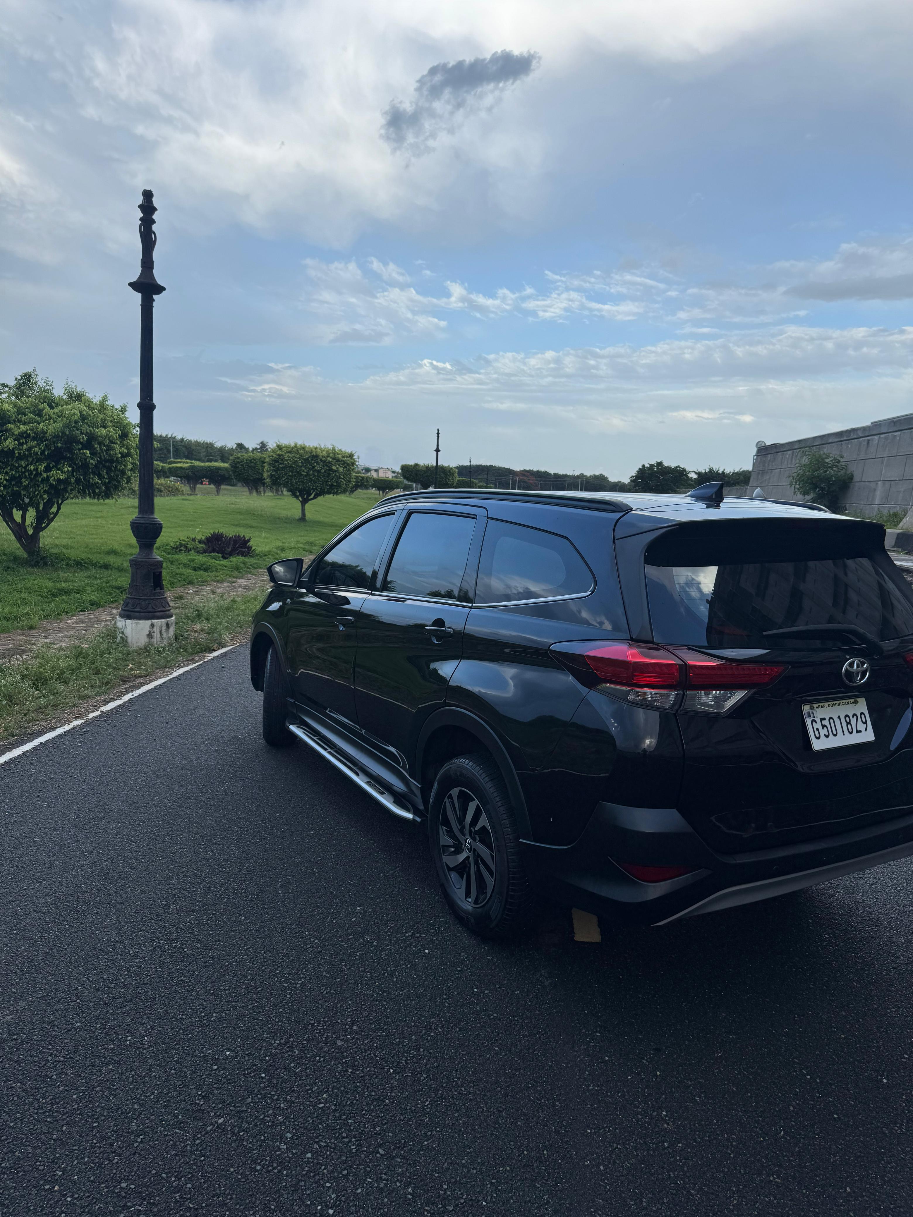 jeepetas y camionetas - Toyota Rush G 2020, 54k km, único dueño. 3