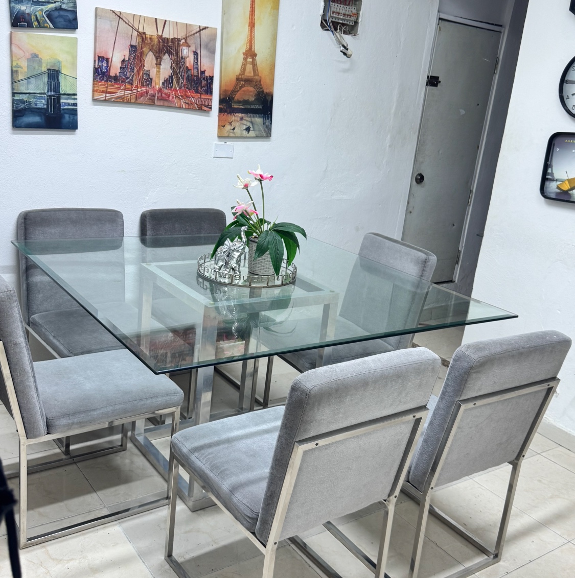 muebles y colchones - comedor en acero de Ilumel valorado en 110,000