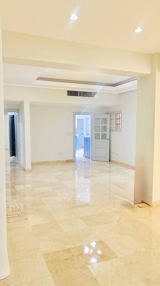 apartamentos - Venta de Apartamento Clasico en Ensanche Paraiso 4