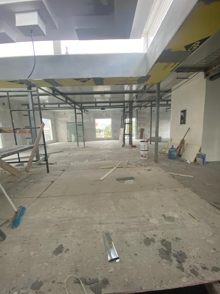 oficinas y locales comerciales - ALQUILO Hermoso Local En 4to Piso Ubicado En Bella Vista 
Código:  PD140 5