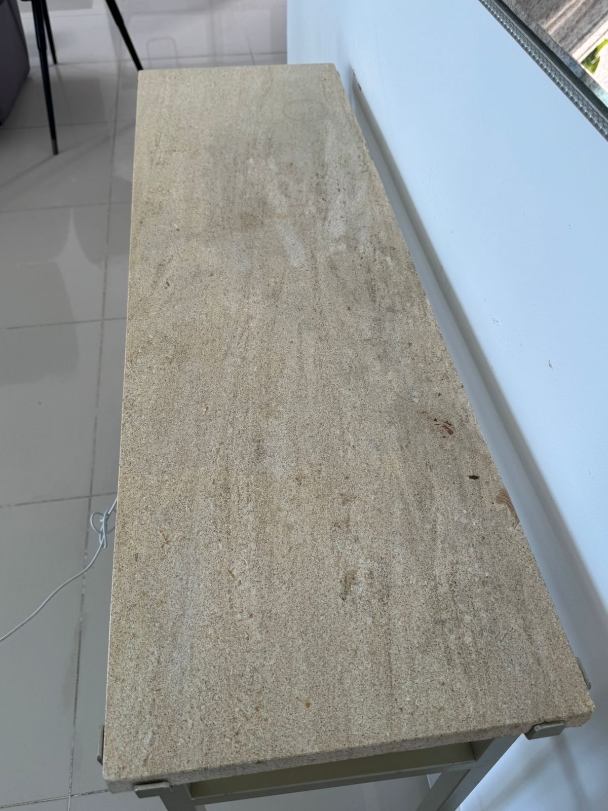 muebles y colchones - MESA PARSON CON TOPE DE PIEDRA, COMO NUEVA 3
