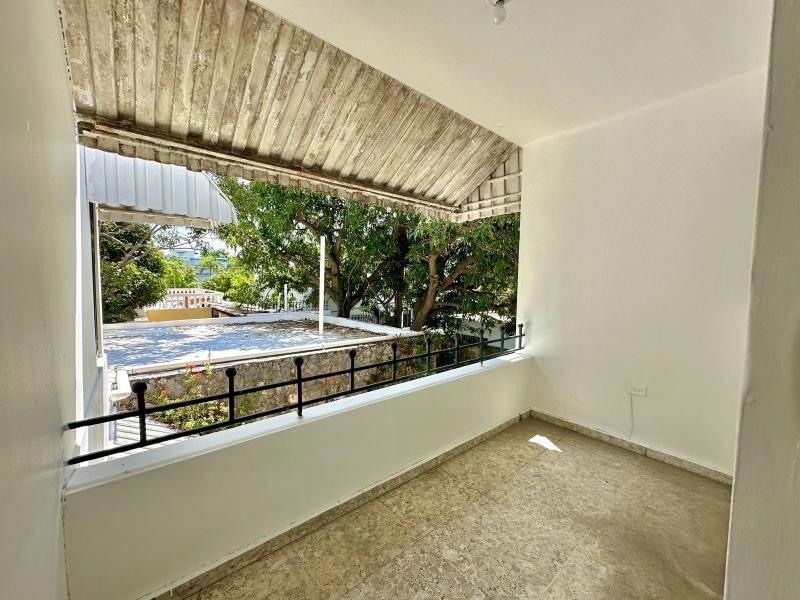 casas - ***SE VENDE***
AMPLIA RESIDENCIA EN LA CASTELLANA

Solar 499.88M2 
Construcción  5