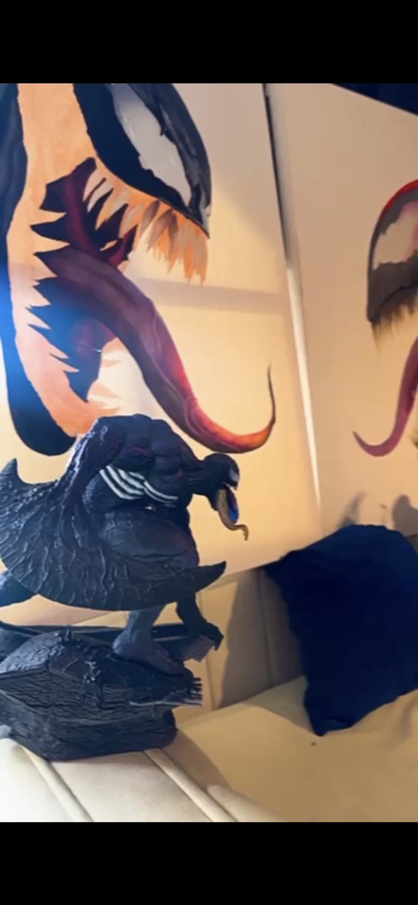 hobby y coleccion - “Arte a Otro Nivel: Venom Hecho a Mano en Lienzo y Figura 3D Fans” 2