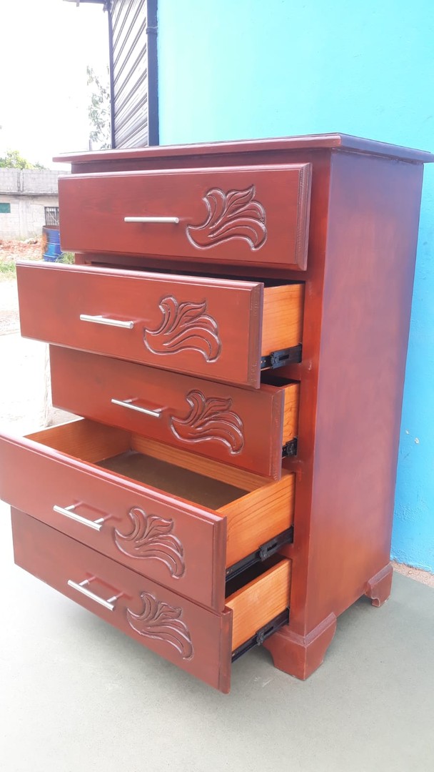 muebles y colchones - Biuro en madera de cinco gavetas 