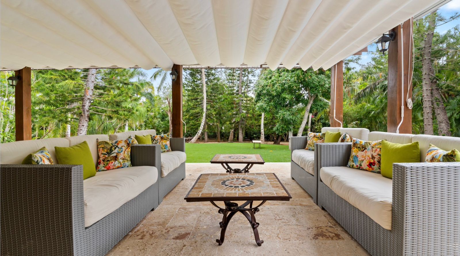 casas vacacionales y villas - Lujosa Villa Totalmente Amueblada en Casa de Campo  8
