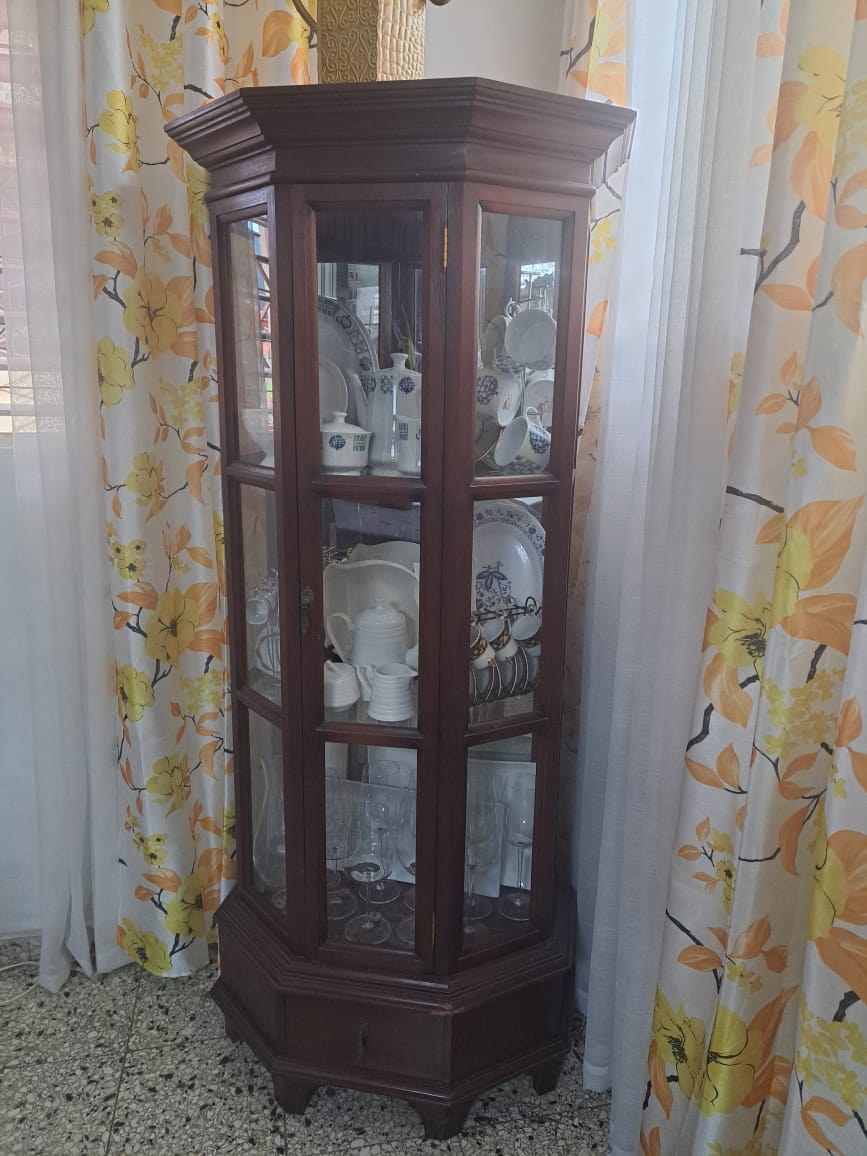 decoración y accesorios - Vitrina en caoba 4 niveles 0