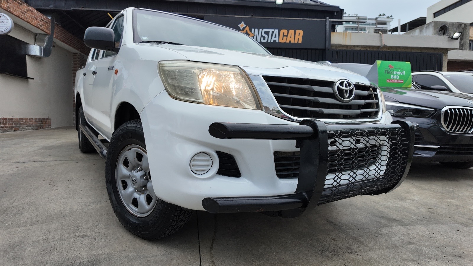 jeepetas y camionetas - TOYOTA HILUX 2012