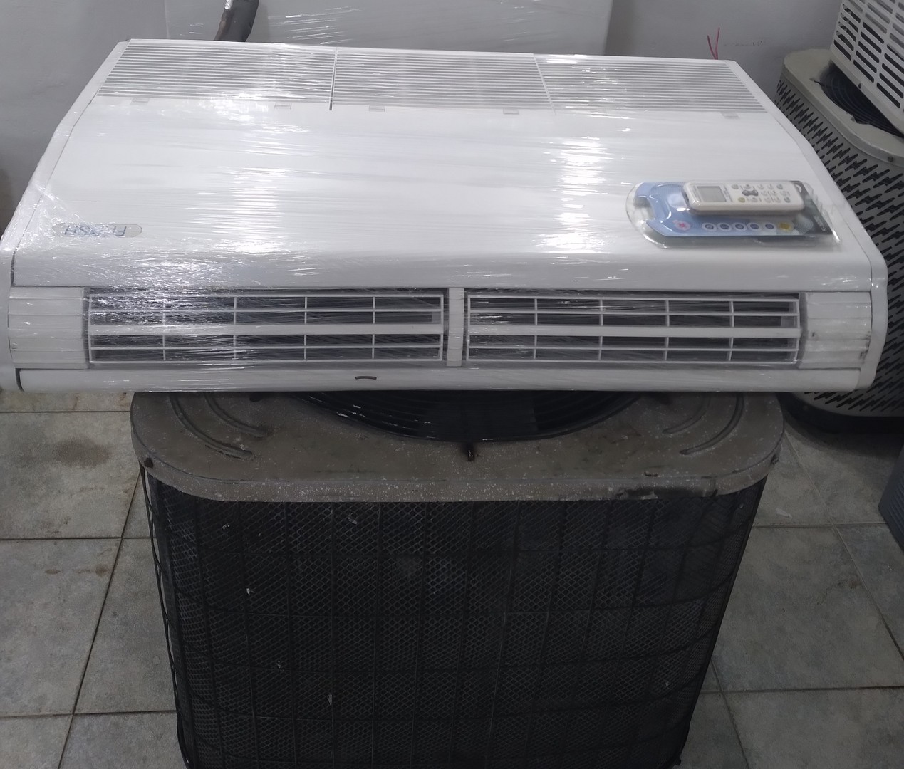 aires acondicionados y abanicos - 🔴Aire acondicionado de 24000BTU piso techo🔴 1