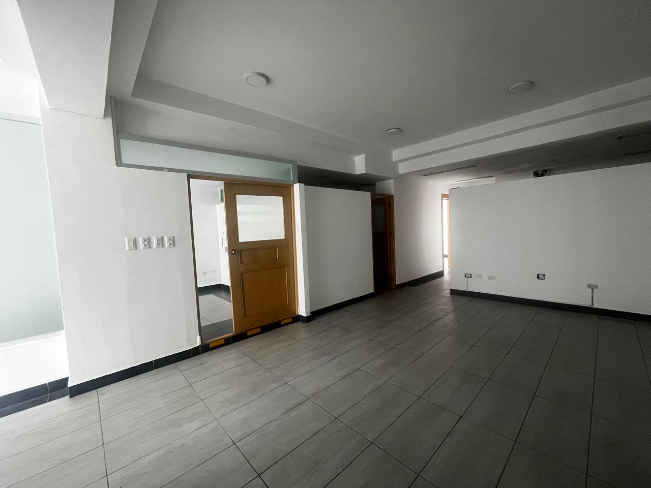 oficinas y locales comerciales - Oficina Alquiler Naco de 120 m2 – Segundo Nivel  4
