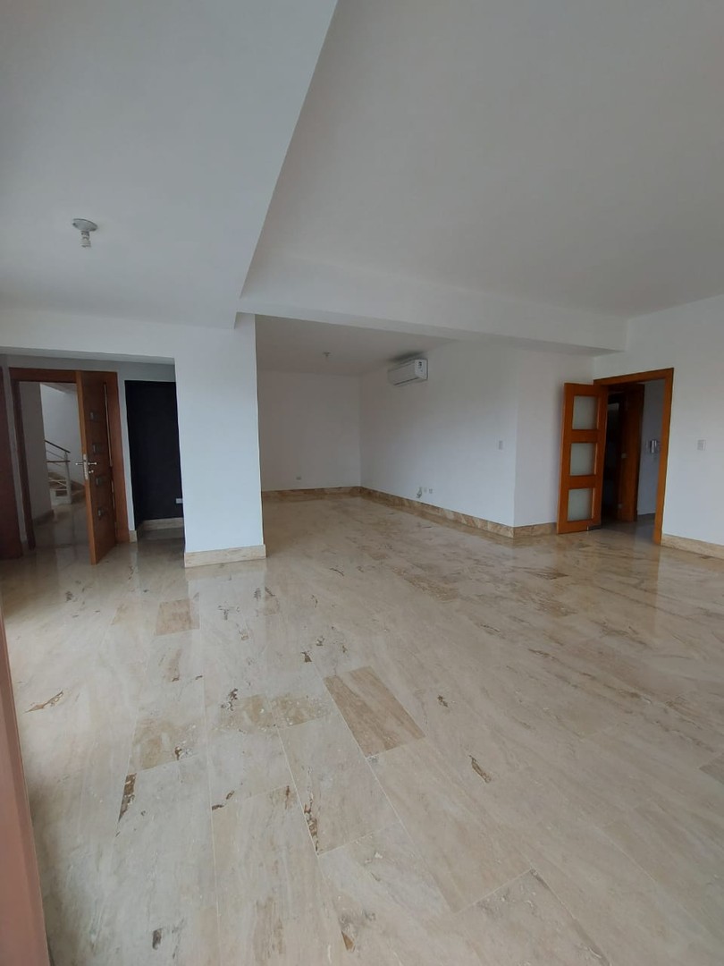 apartamentos -   TORRE AMPLIO  APARTAMENTO  IMPECABLE   2