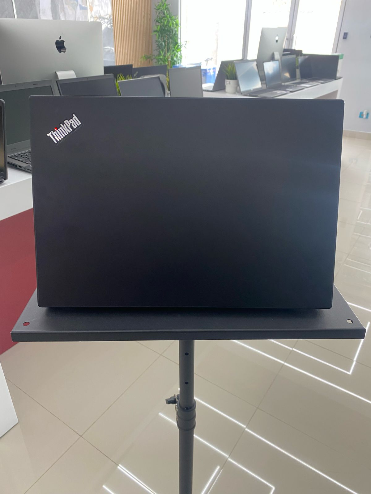 computadoras y laptops - Laptop Lenovo Thinkpad T14 15.6¨ i5 10ma Gen 16GB  2