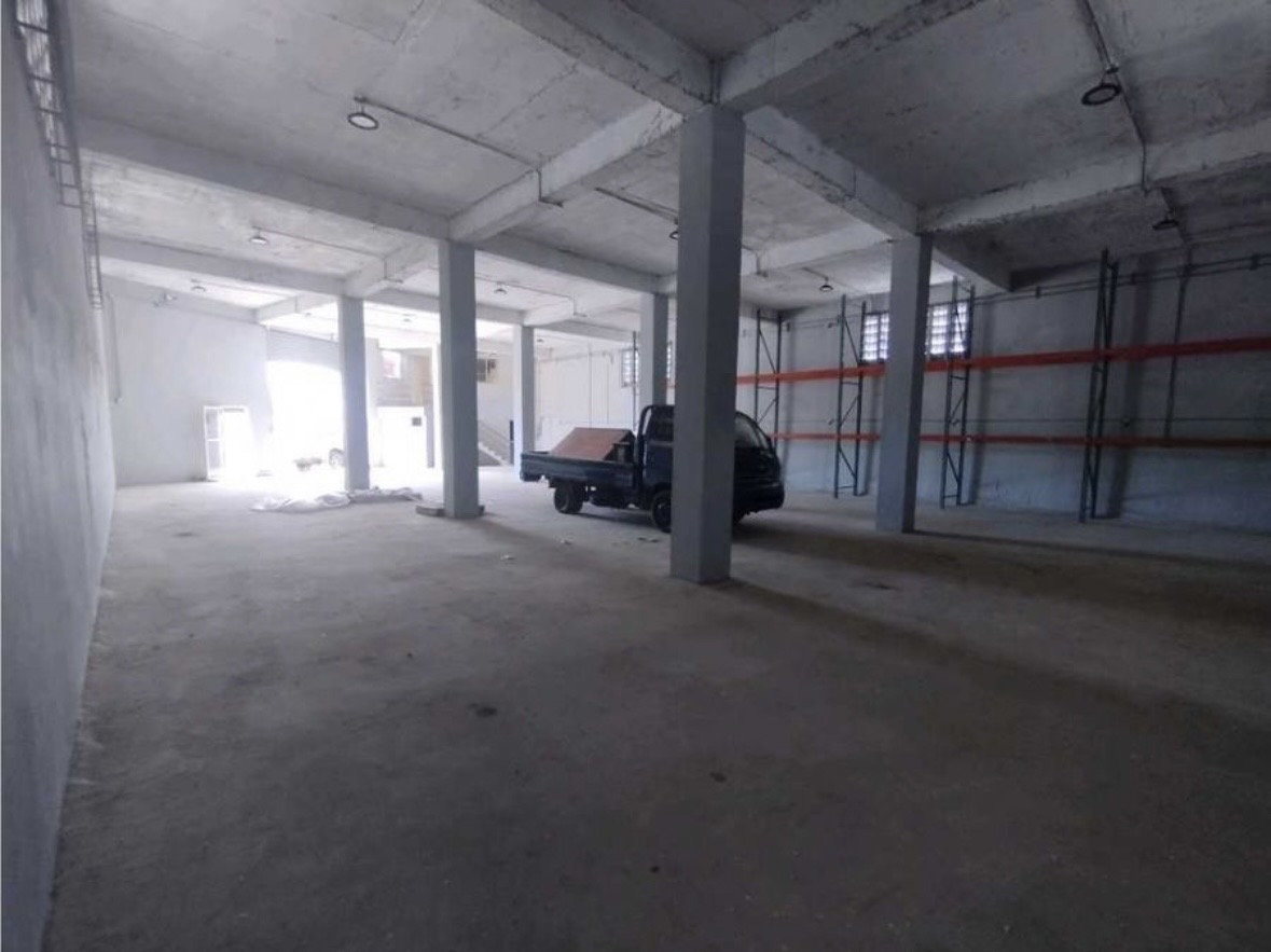 oficinas y locales comerciales - NAVE COMERCIAL  8