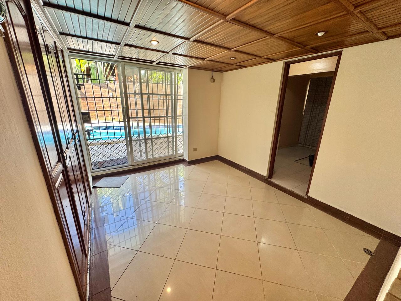 apartamentos - Alquilo casa en Urbanización Real 7