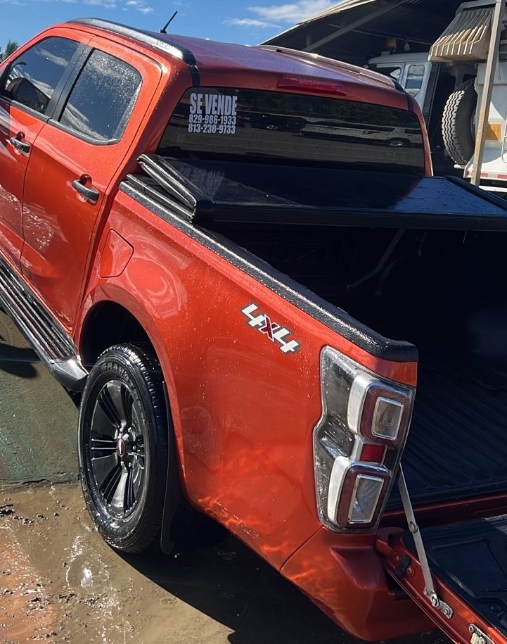 camiones y vehiculos pesados - camioneta Isuzu 2024 D-max LSE único dueño  3