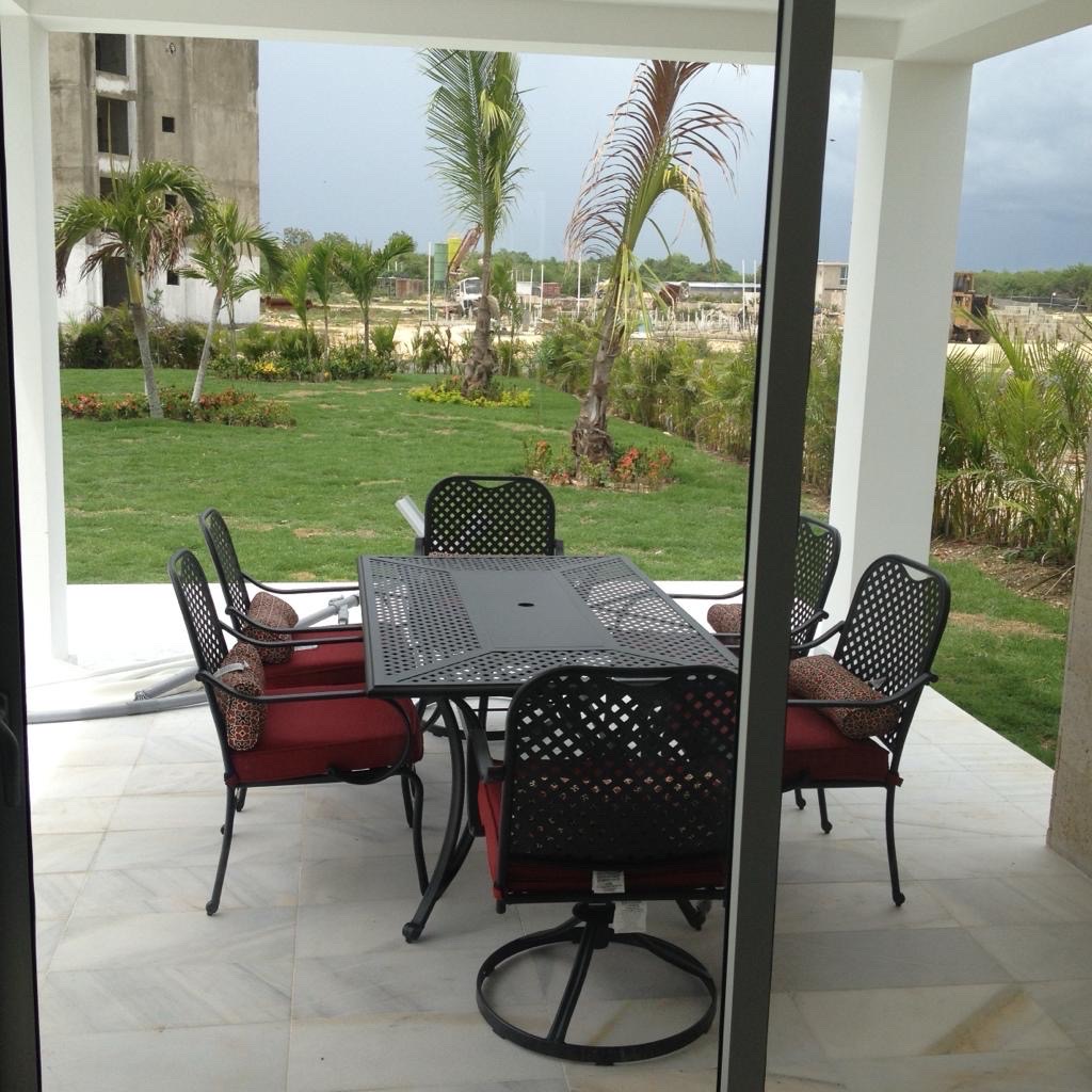 casas vacacionales y villas - venta de Villa amueblada con piscina en playa nueva Romana República Dominicana  4