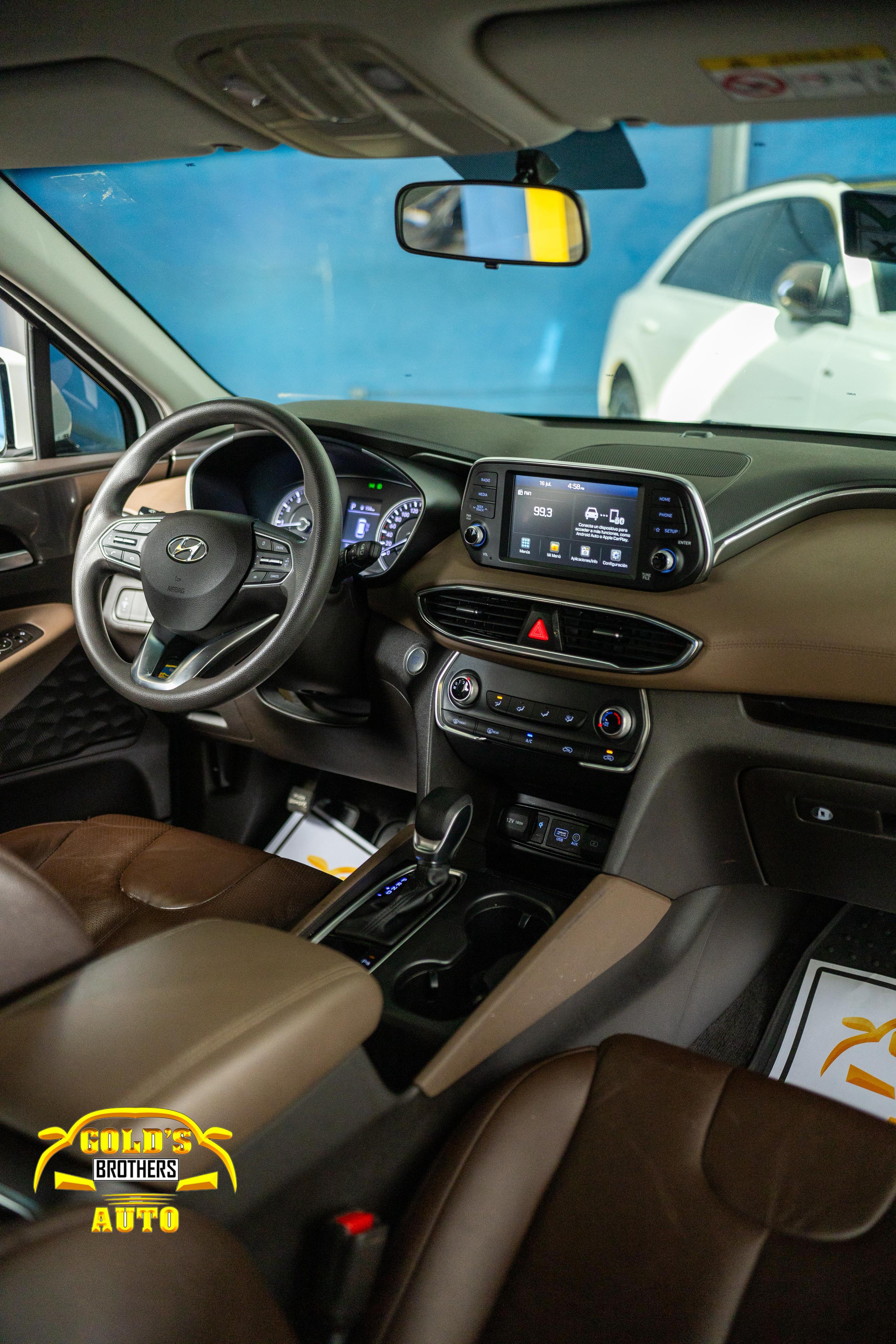 jeepetas y camionetas - Hyundai Santa Fe SE 2020 8