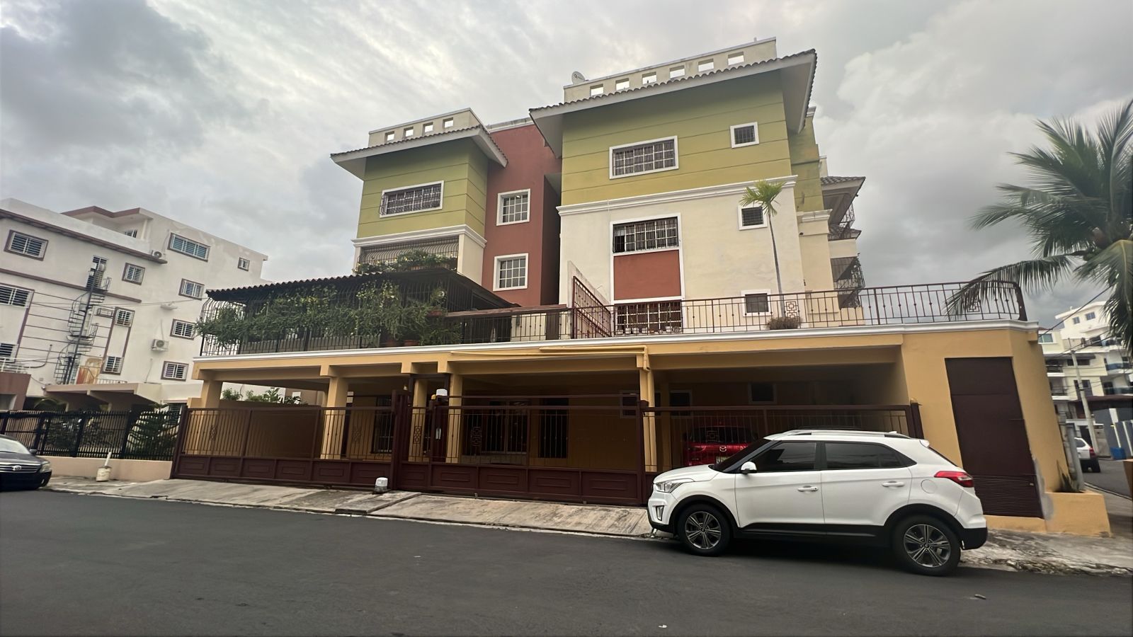 apartamentos - Sin amueblar excelente ubicado en el Millon