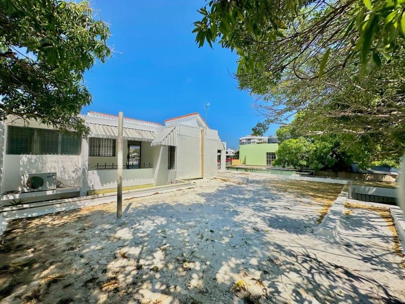 casas - ***SE VENDE***
AMPLIA RESIDENCIA EN LA CASTELLANA

Solar 499.88M2 
Construcción  6
