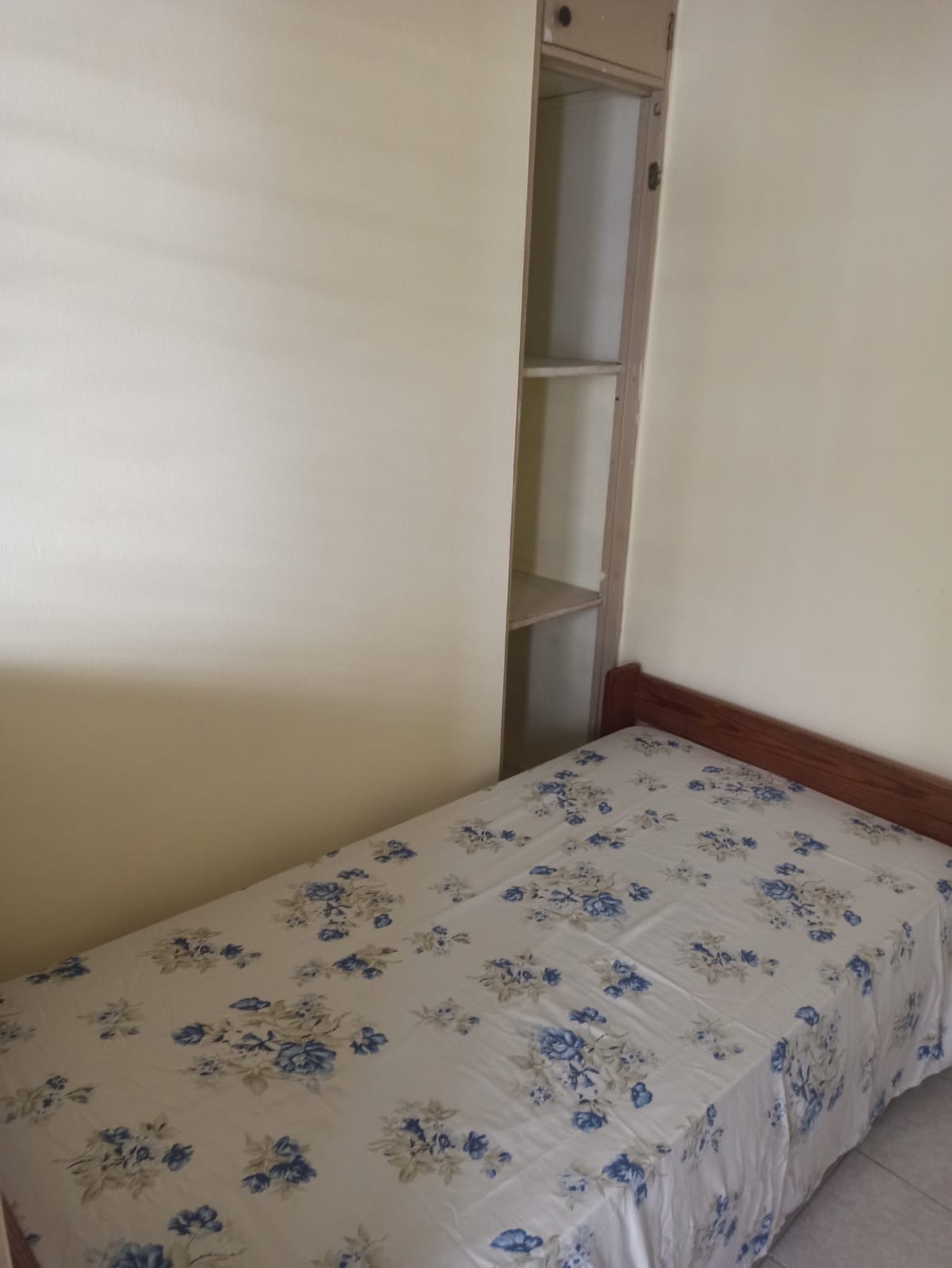 habitaciones y viviendas compartidas - Habitación pequeña pero Excelente ubicación.  1