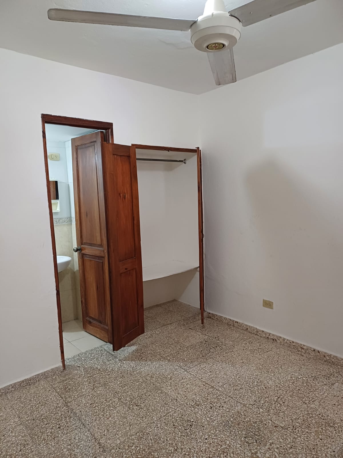 habitaciones y viviendas compartidas - Alquiler habitacion El Josue de Herrera 3