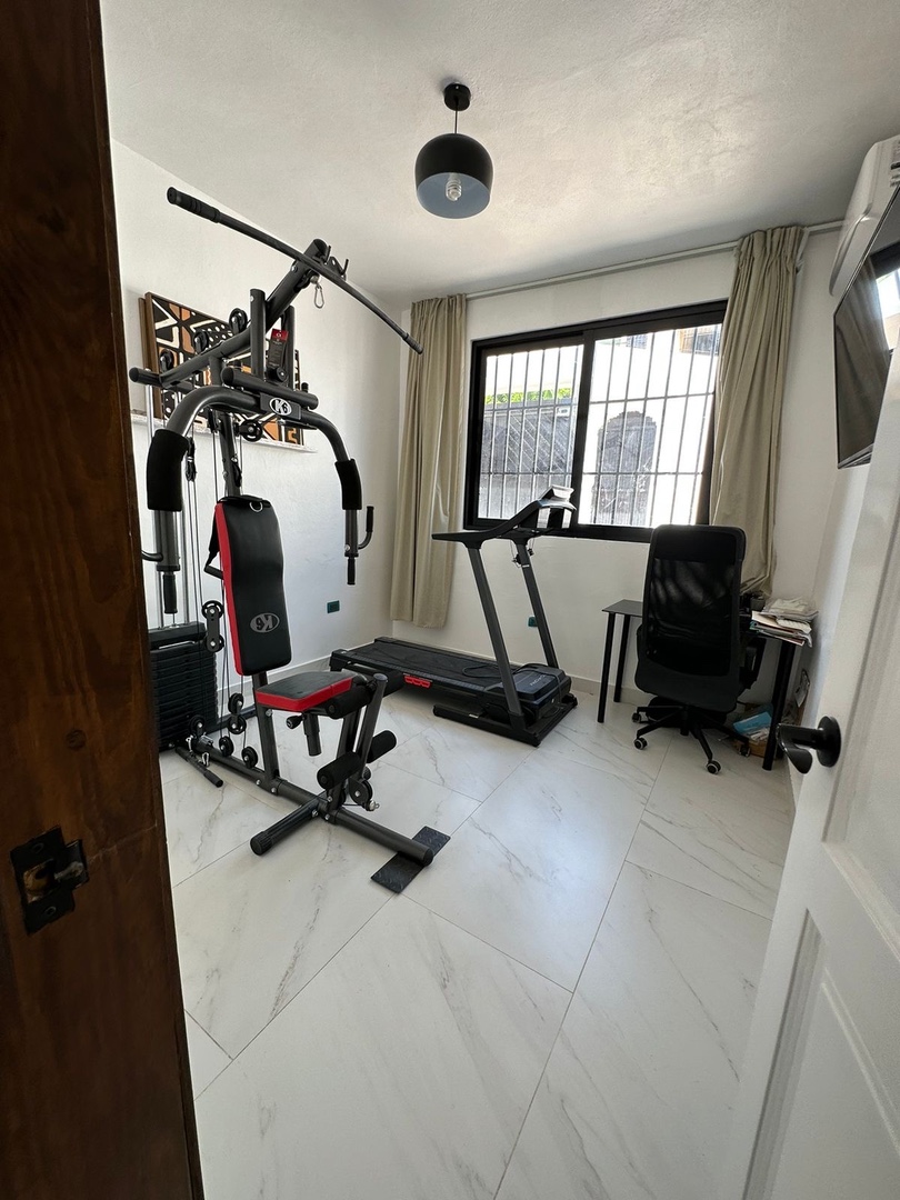 casas - MODERNA CASA REMODELADA EN EL RESIDENCIAL SANTO DOMINGO  4