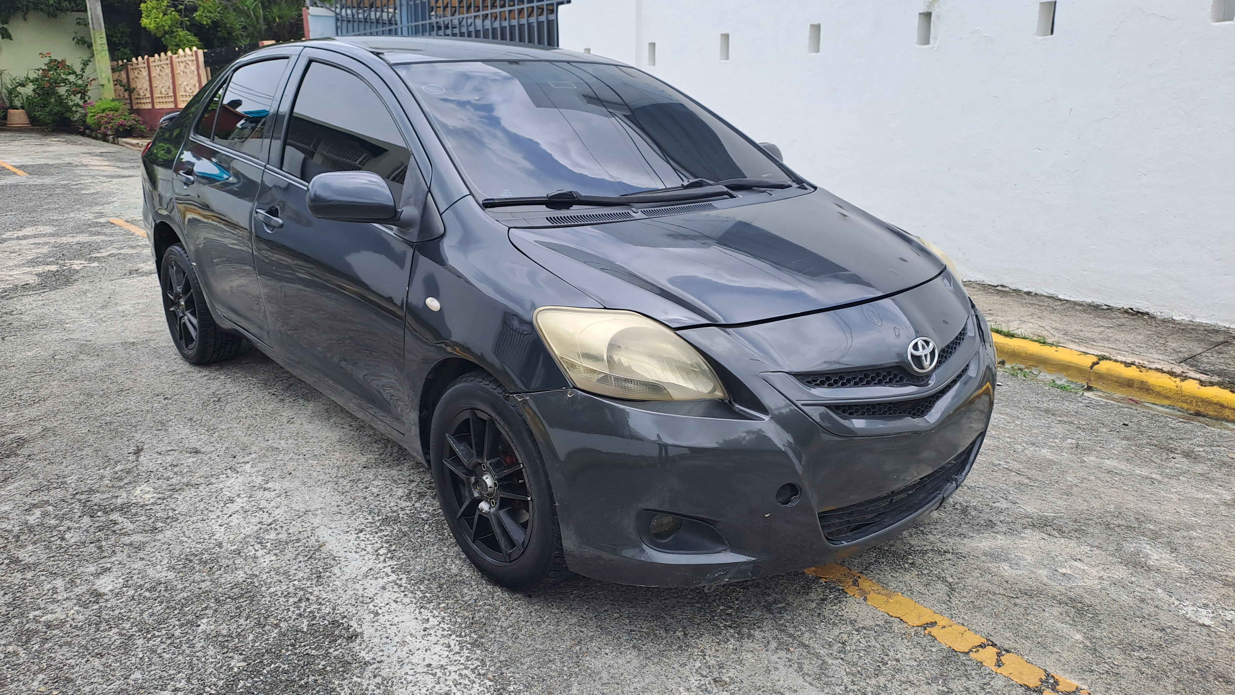 carros - TOYOTA Yaris