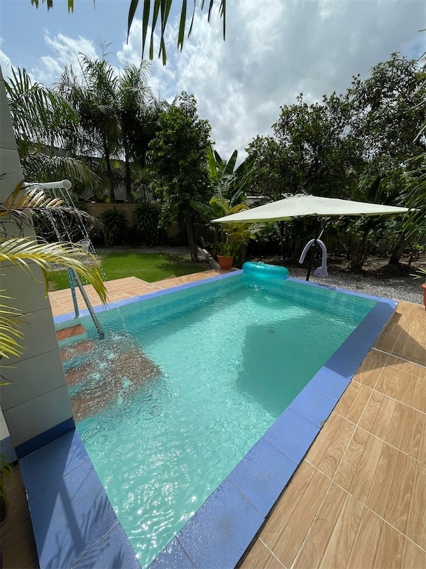 casas - Venta de majestuosa casa en alameda Distrito Nacional con 1,448mts y piscina 3