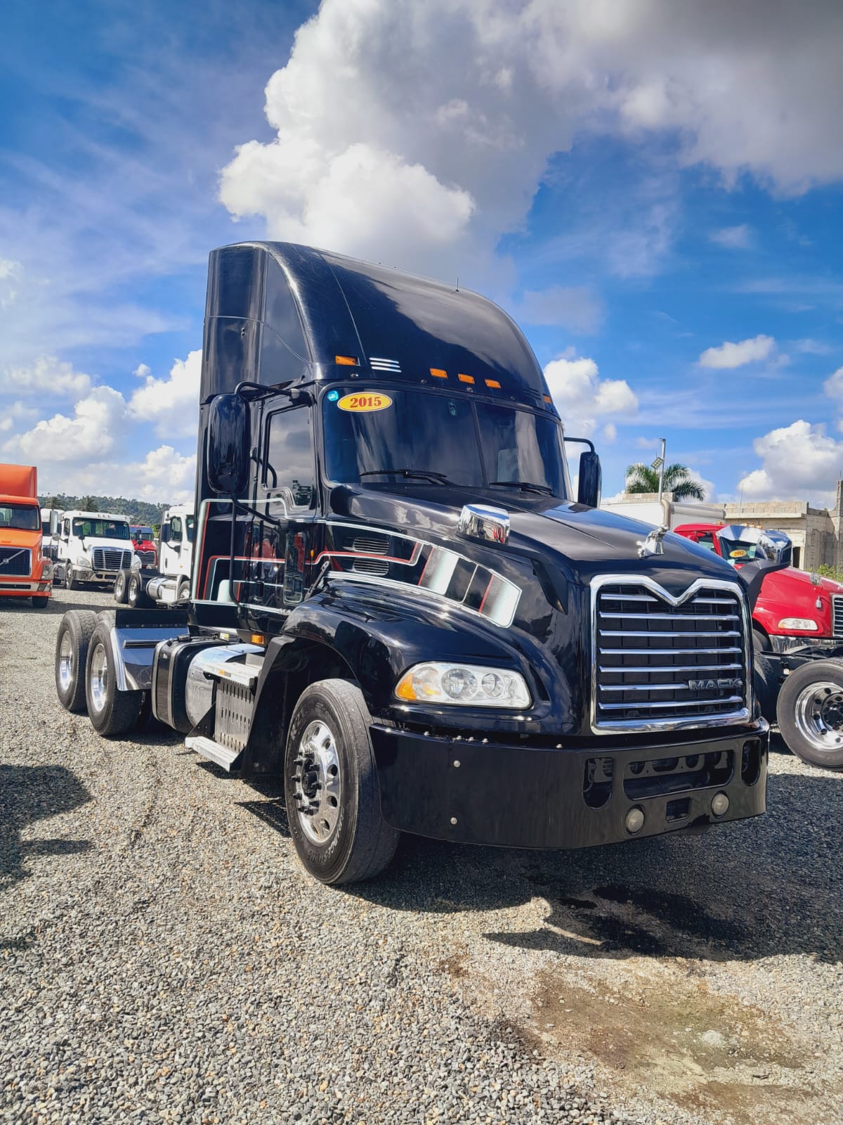 camiones y vehiculos pesados - Mack Pinnacle año 2015