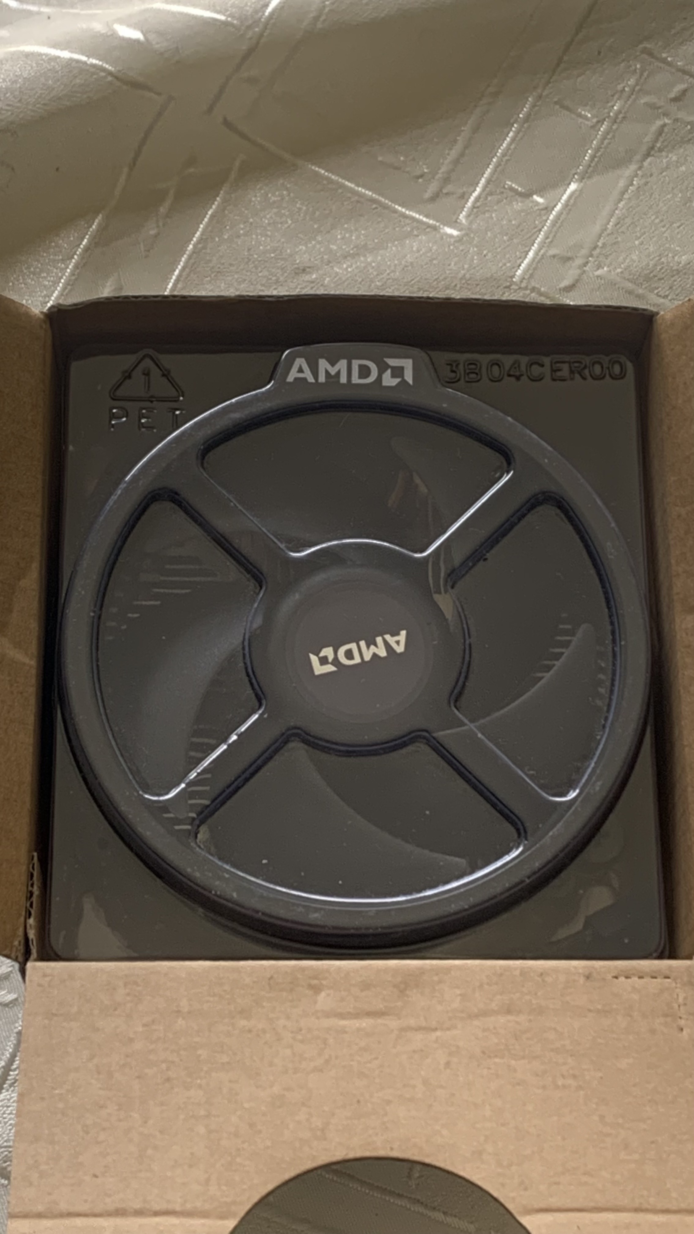 computadoras y laptops - Vendo disipador -AMD Wraith Stealth- Silencioso,Nuevo con Con su pasta térmica. 1
