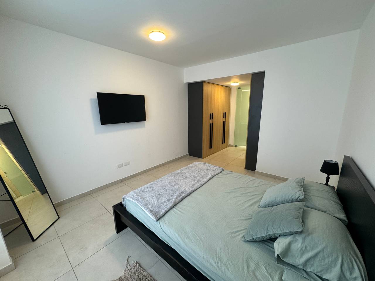 apartamentos - Alquiler de apto detrás de galería 360 Arroyo Hondo Viejo  6