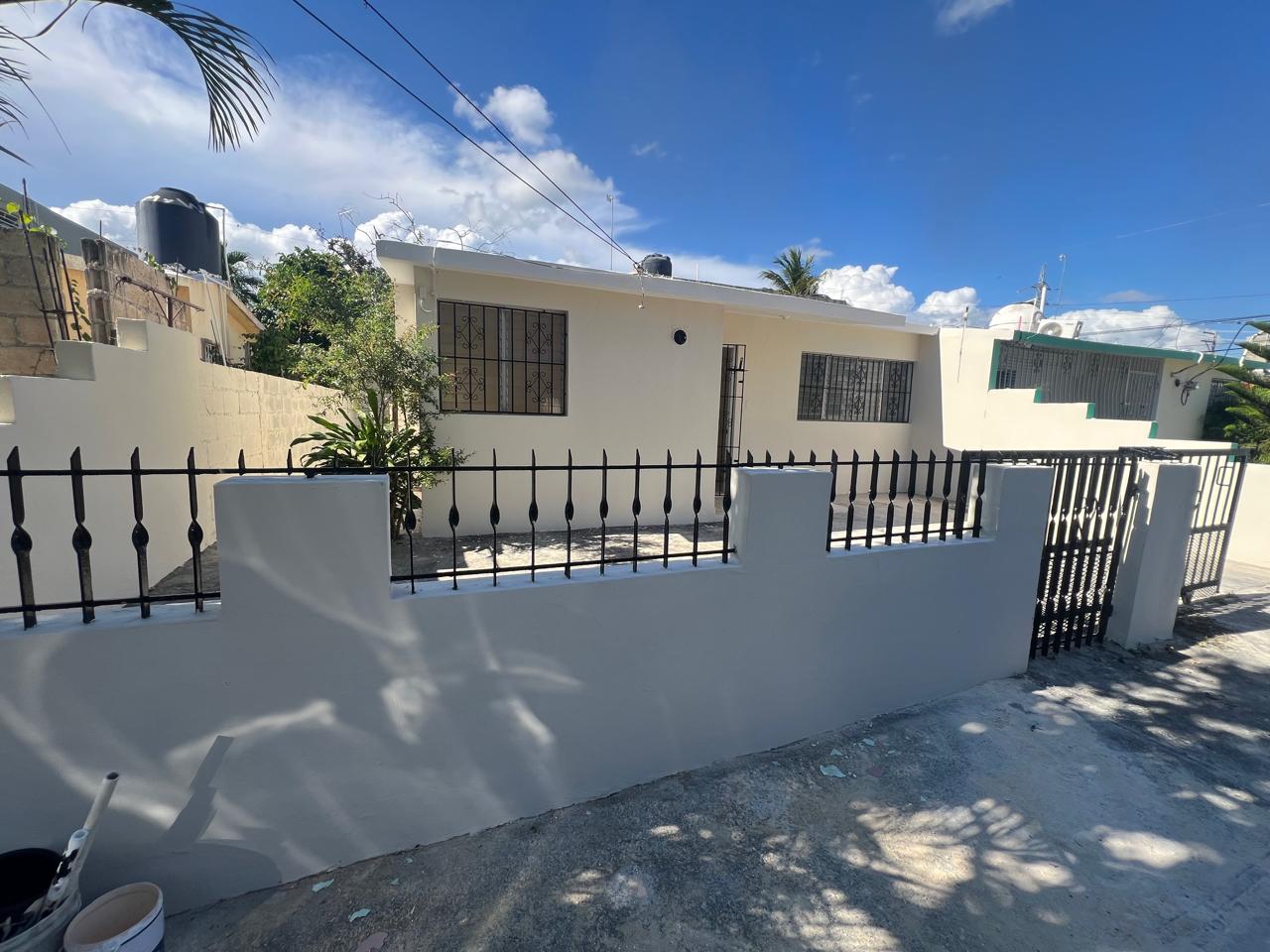 casas - La Romana casa 3 hab amplio patio alquiler y venta 0