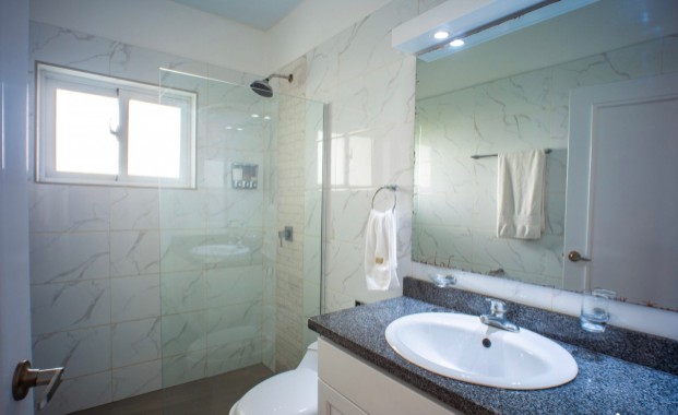 casas vacacionales y villas - Villa excelente para vivir o invertir en residencial privado con playa 2