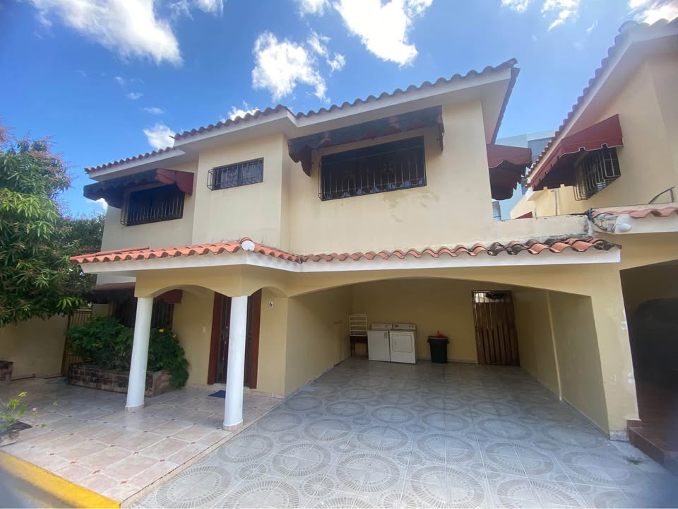 apartamentos -  CASA EN VENTA EN LA AV, COLOMBIA SANTO DOMINGO 0