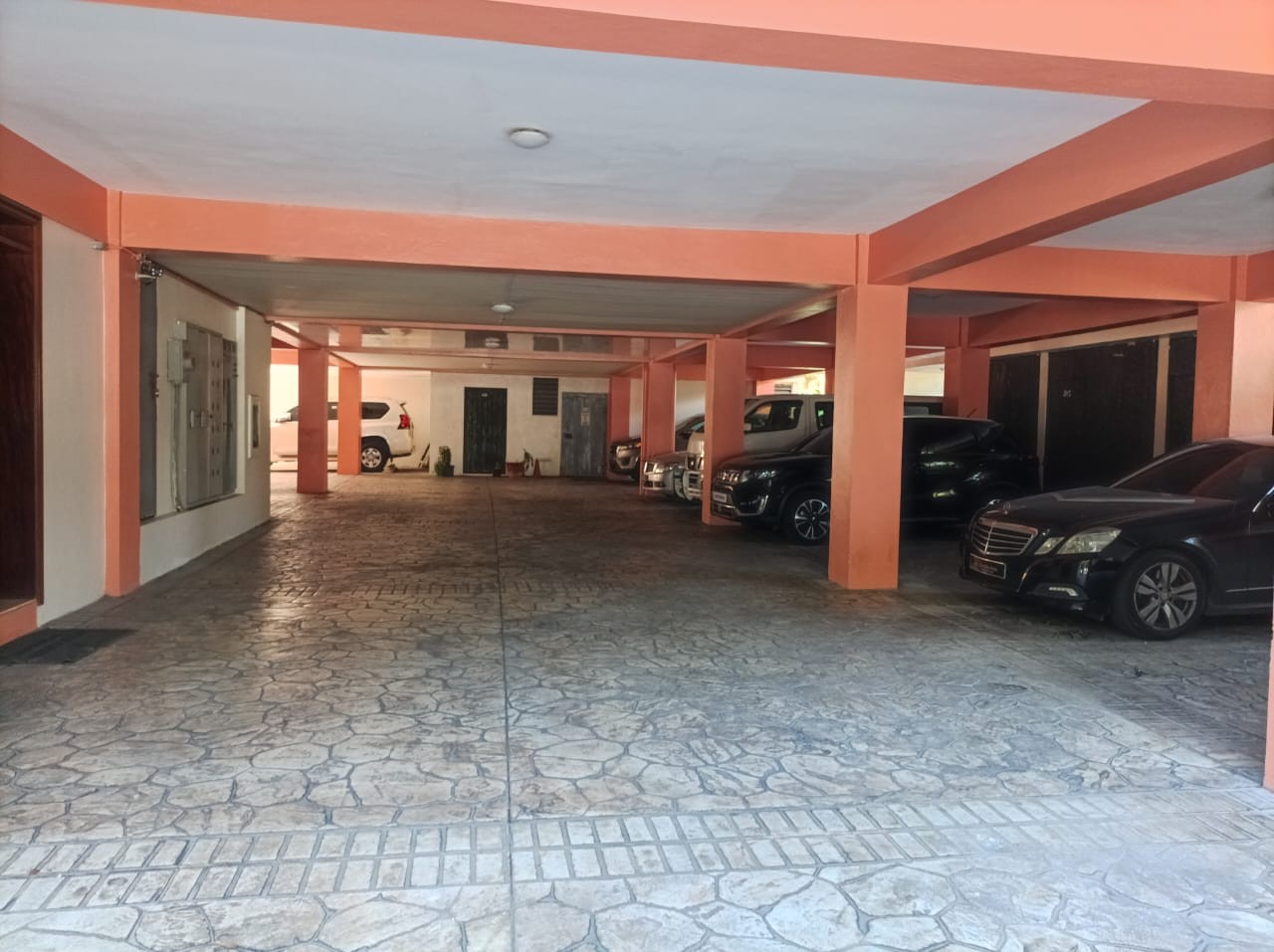 apartamentos - Se vende apartamento en Naco 5