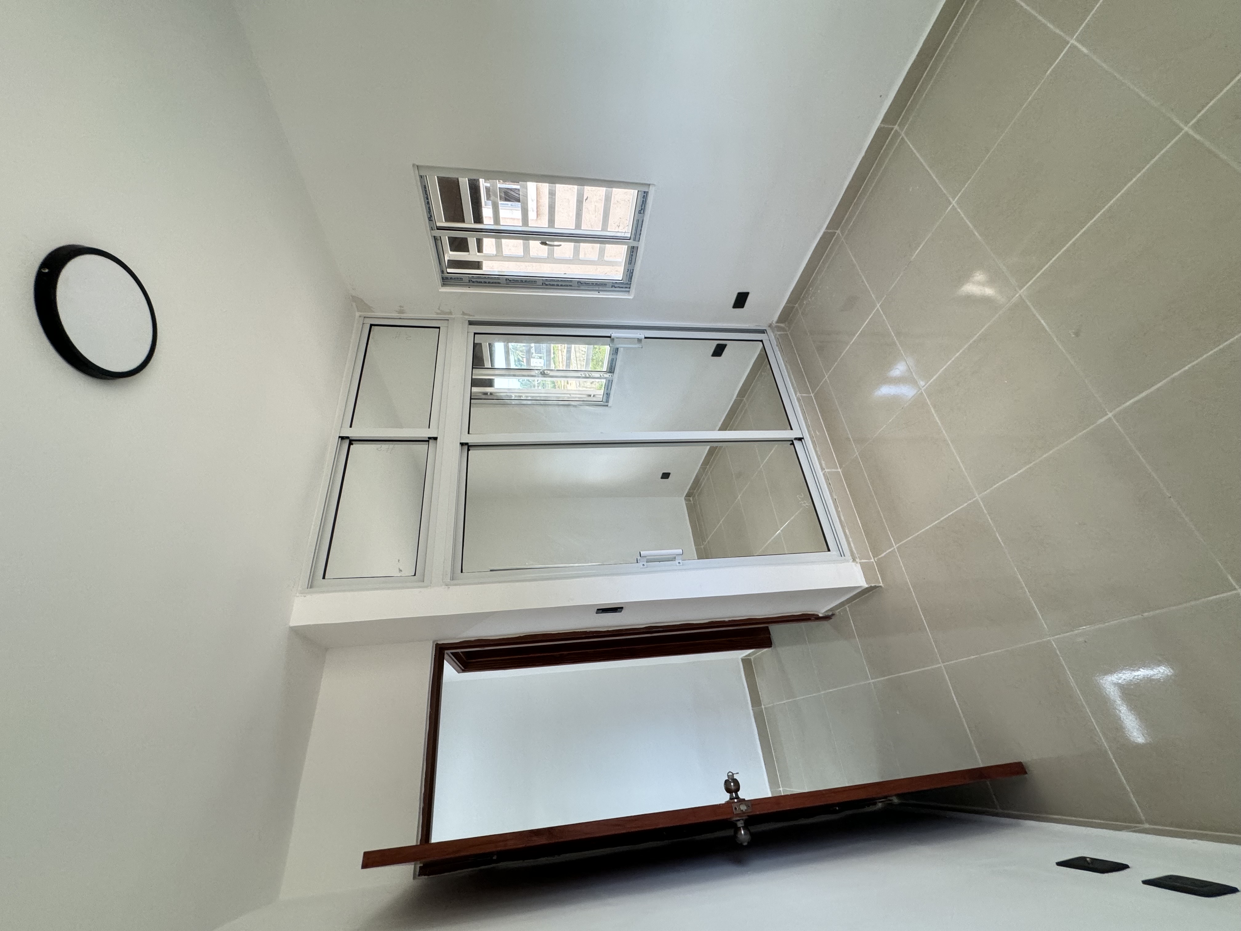 apartamentos - Apartamento con 1 año de construcción en la marginal de las Américas  9