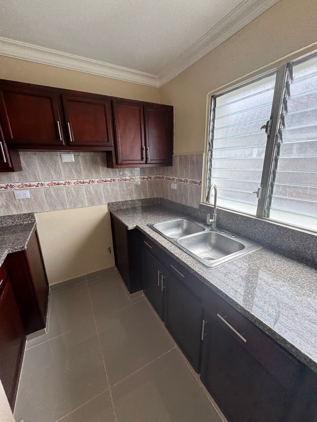 apartamentos - Alquilo apartamento 3er piso Residencial Gala  4
