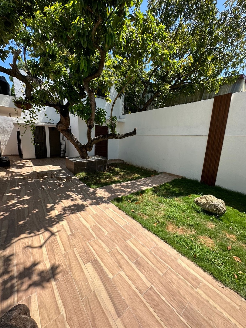 casas - MODERNA CASA REMODELADA EN EL RESIDENCIAL SANTO DOMINGO  1