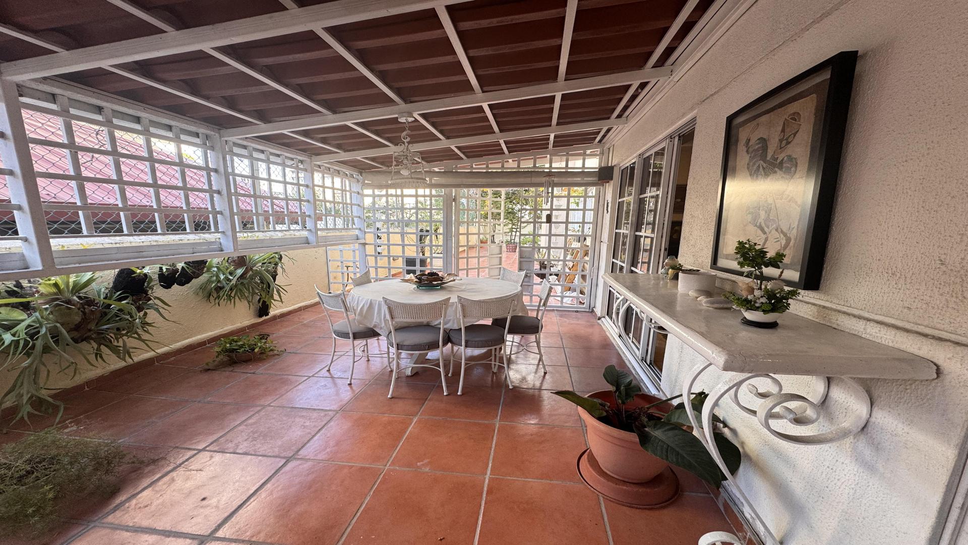 apartamentos - En venta Amplio Segundo piso con hermosa terraza 8
