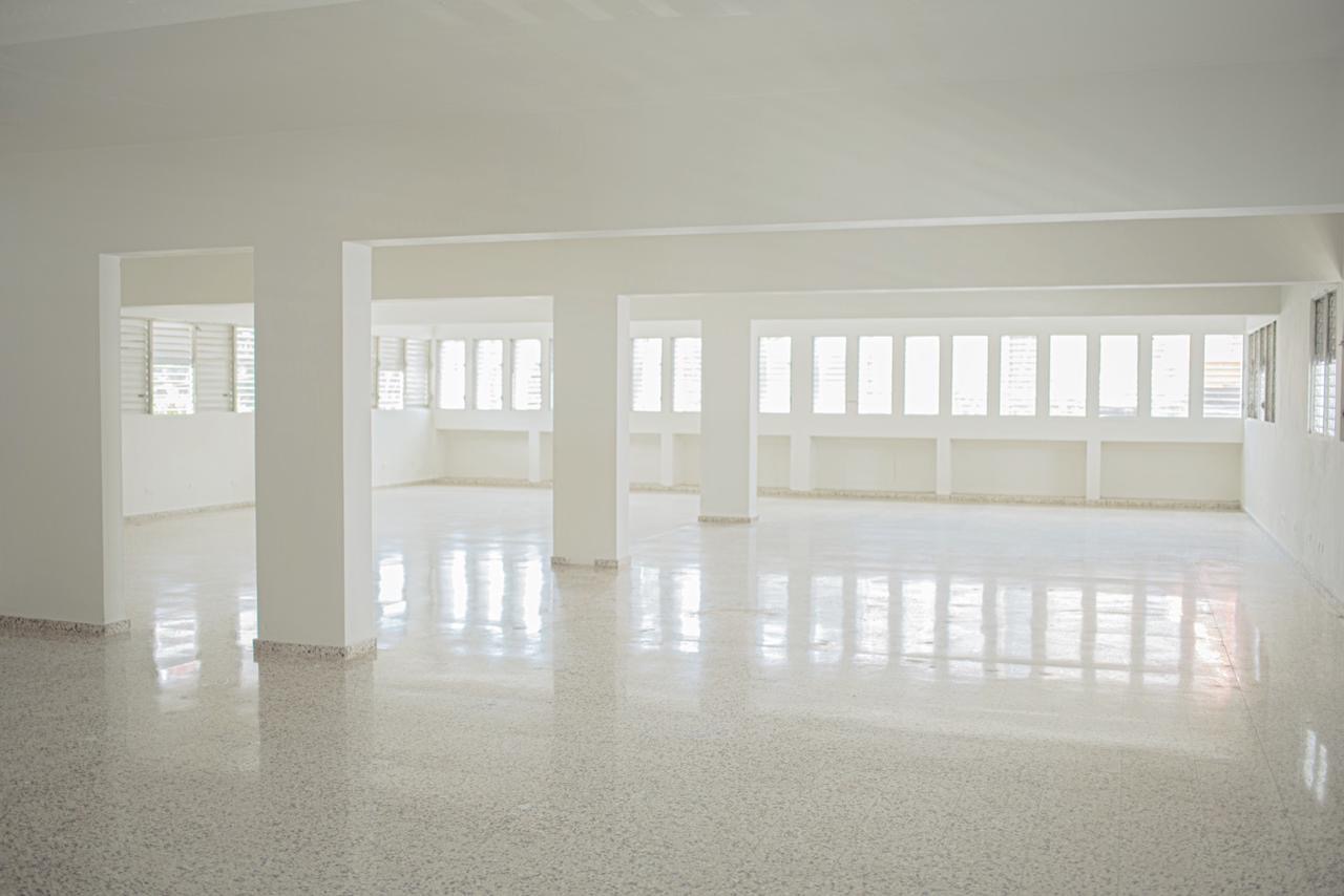 oficinas y locales comerciales - Local en Evaristo Morales 4