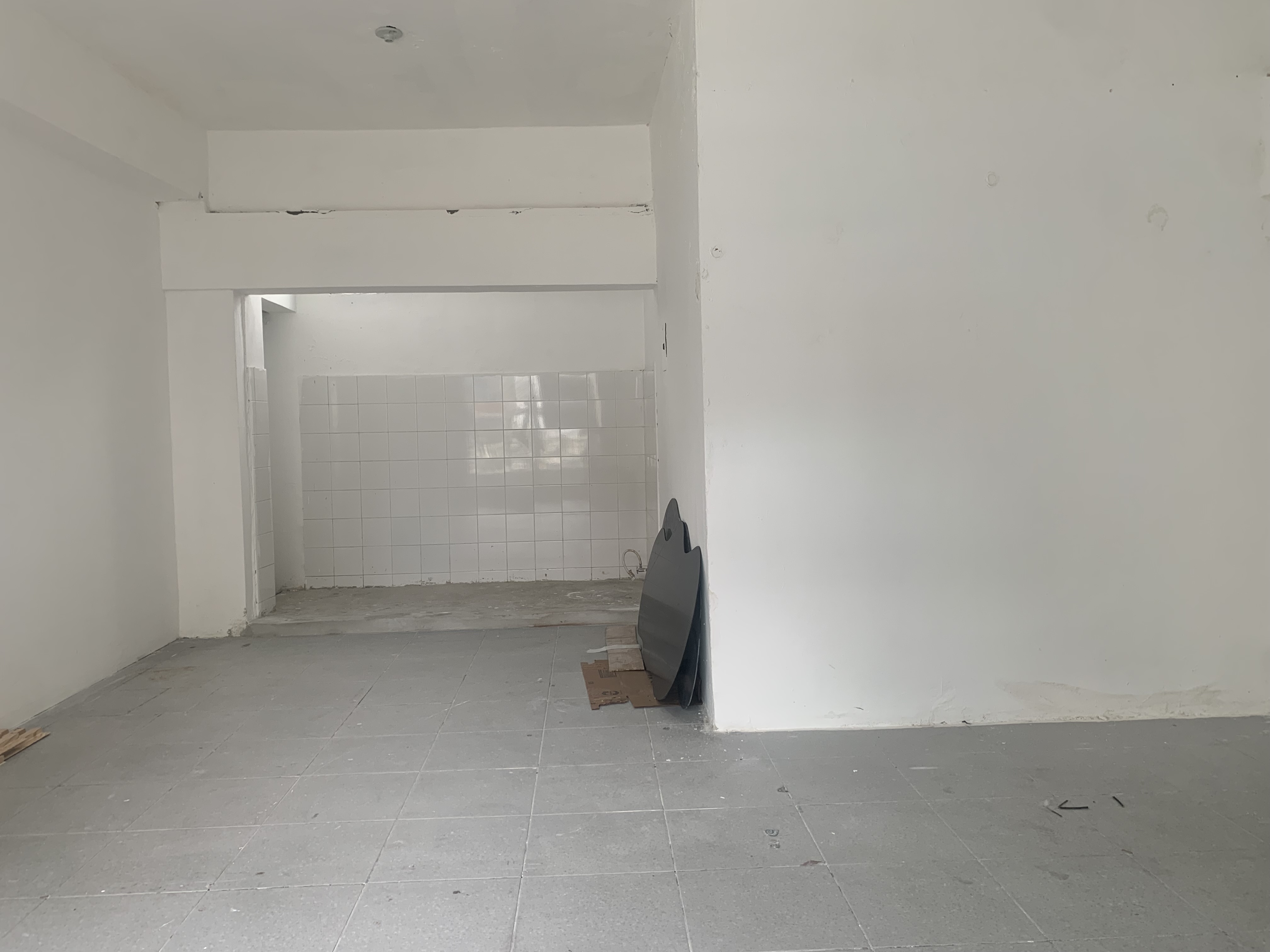 oficinas y locales comerciales - Local céntrico en Evaristo 1