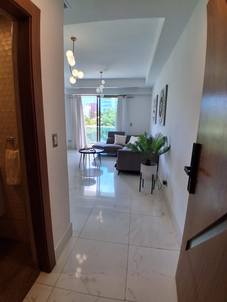 apartamentos - Apartamento Amueblado en piantini    US$ 2,400  1