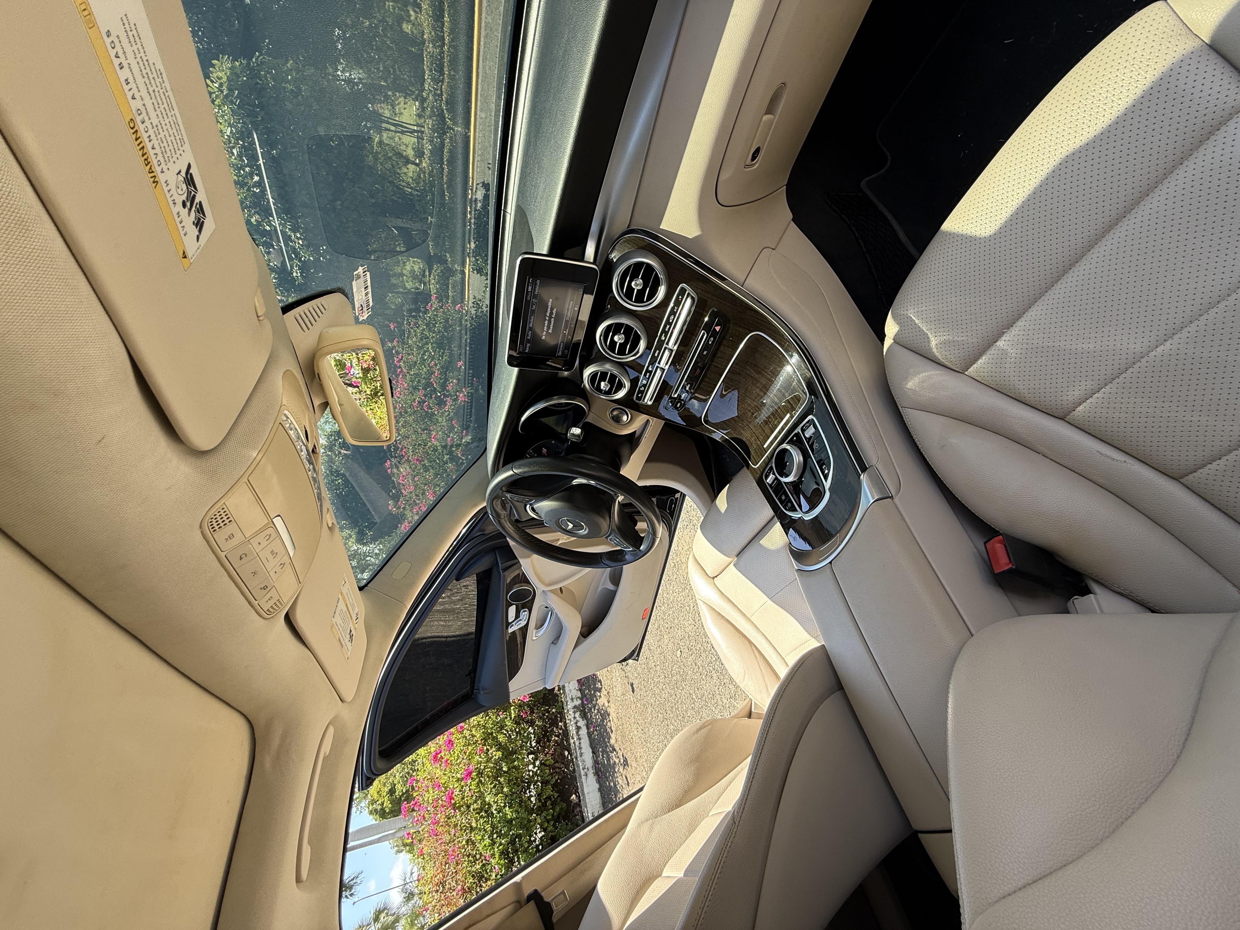 jeepetas y camionetas - VENDO Mercedes Benz GLC 300 8