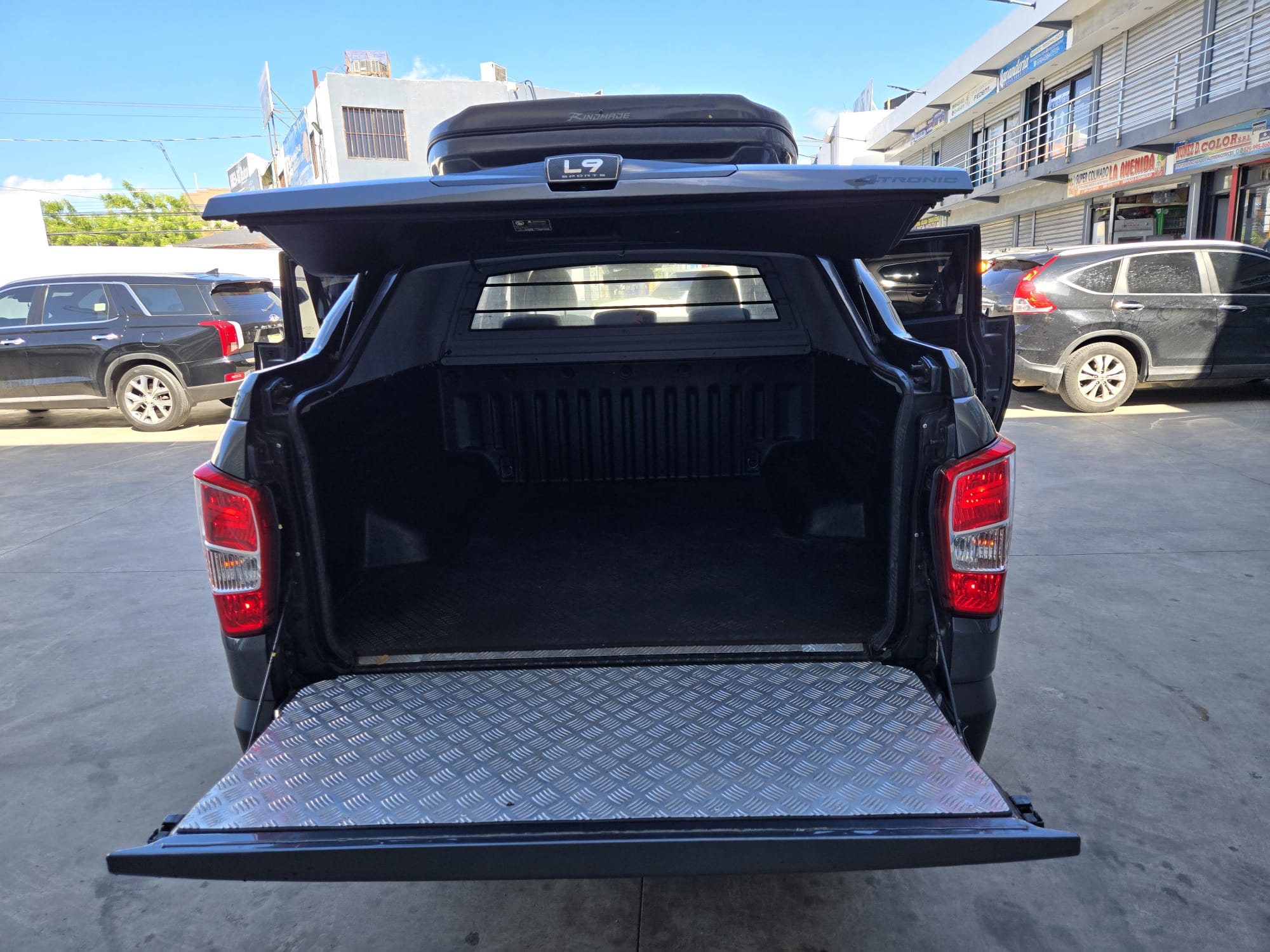 jeepetas y camionetas - KGM REXTON 2019 GRIS OSCURO DIESEL 5