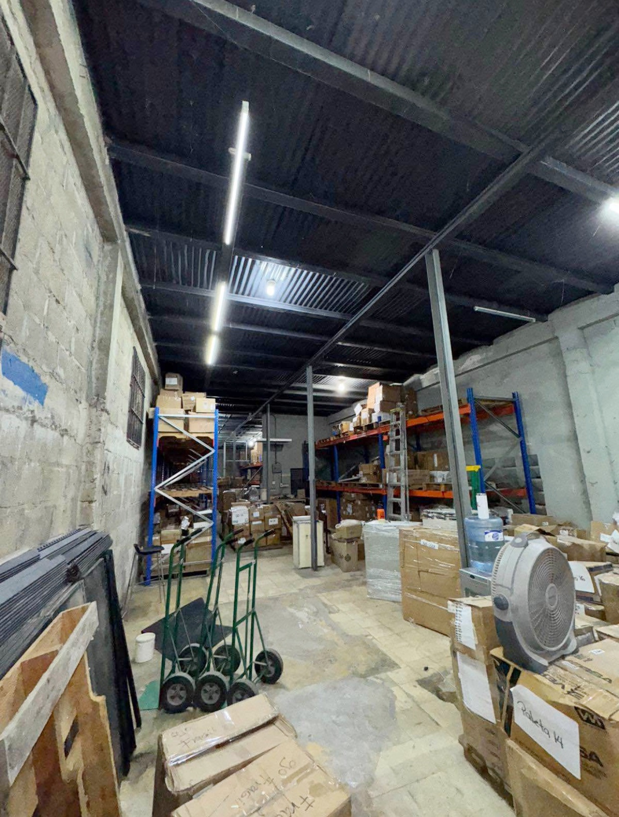 oficinas y locales comerciales - Local tipo nave comercial 6